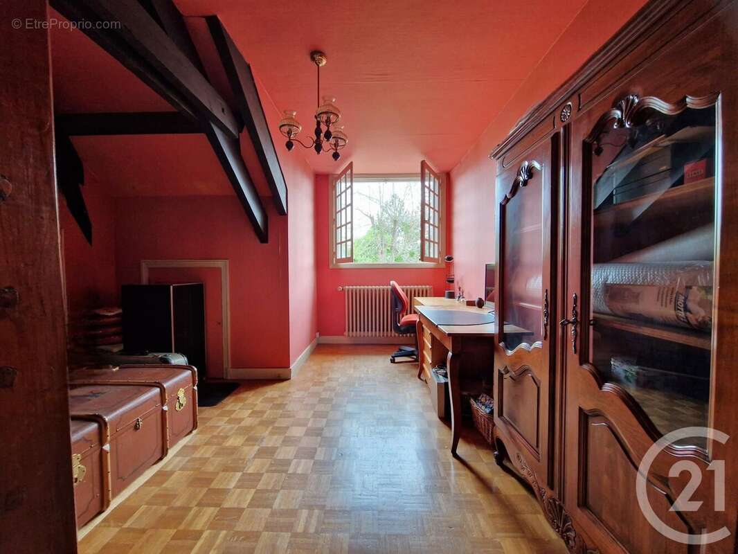 Maison à SAINT-MAUR-DES-FOSSES