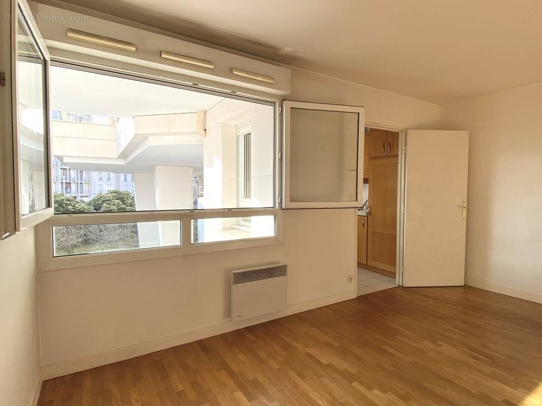 Appartement à COURBEVOIE