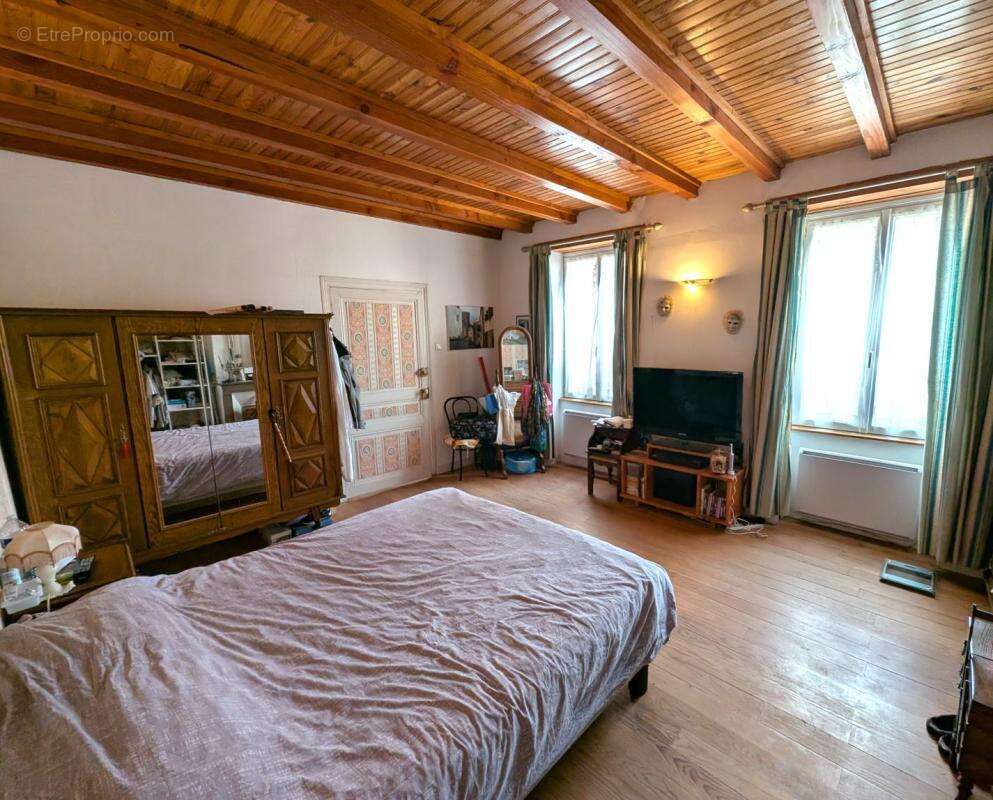 Maison à LA PACAUDIERE