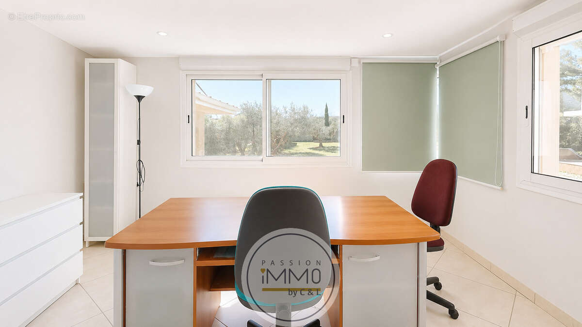 Propriete 240 m2 - 4 chambres - vue panoramique - garage - ateliers - photo 7