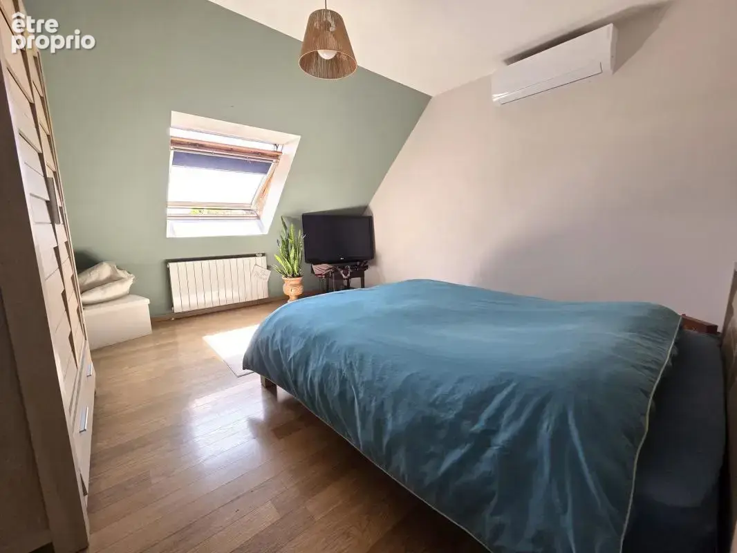 Superbe maison renovee offrant 132m² sur 495m² ac piscine !! - photo 10