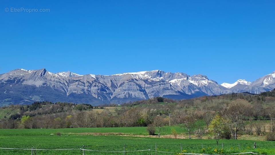 Terrain à SAINT-MICHEL-DE-CHAILLOL