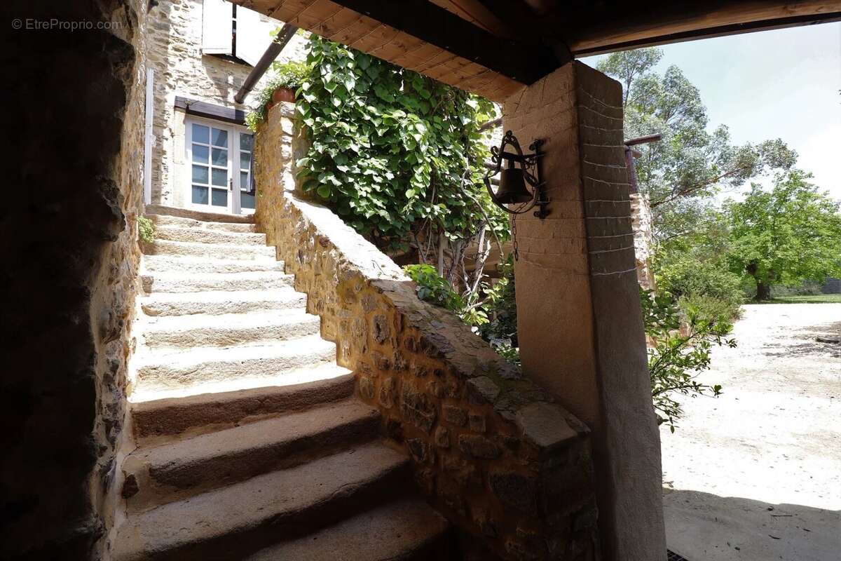 Maison à SAINT-MARTIN-DE-VALGALGUES