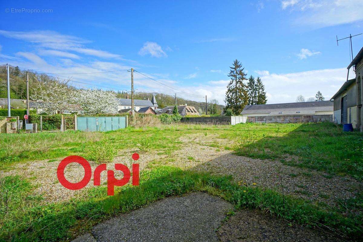 Commerce à MENNEVAL