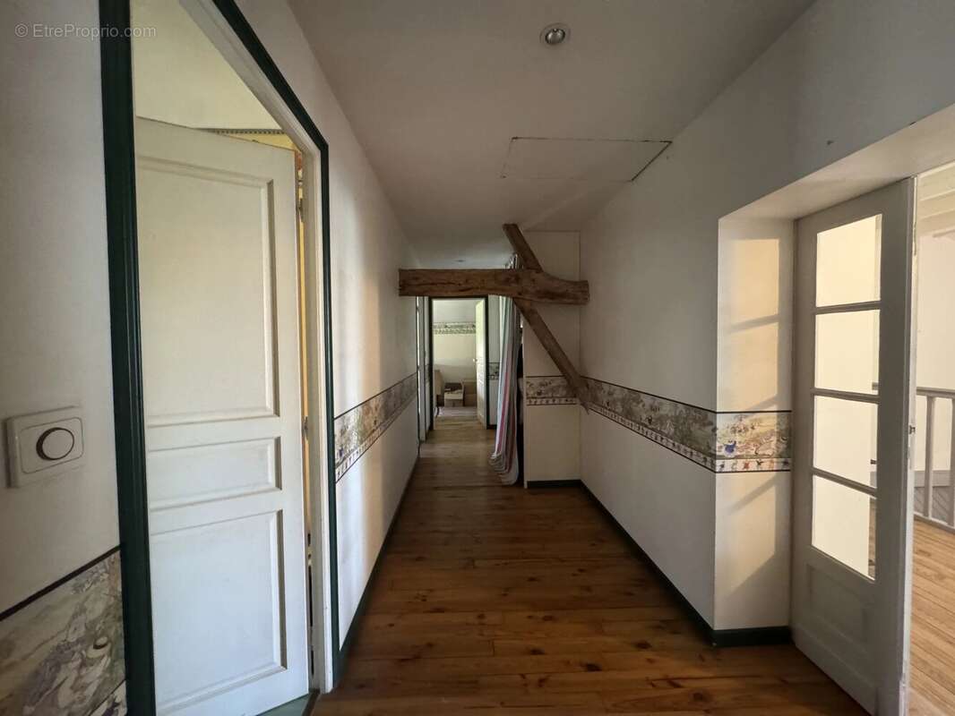 Maison à FARGUES-SUR-OURBISE