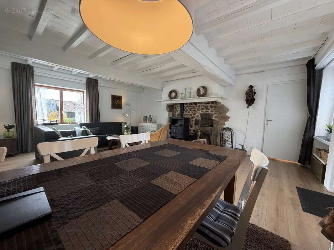 Maison à MONTIGNY-EN-MORVAN