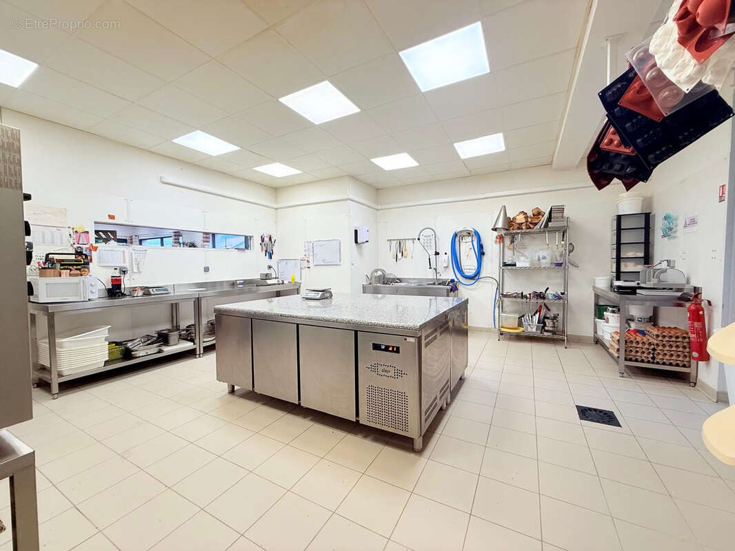 Commerce à BOURG-SAINT-ANDEOL