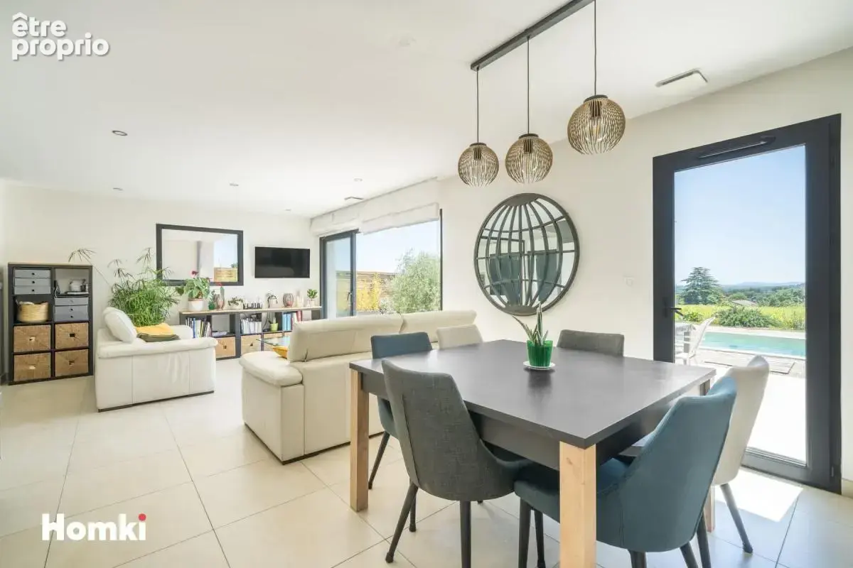 Maison/Villa T5 de 120 m² à Bourg-Saint-Andéol 07700 - photo 2