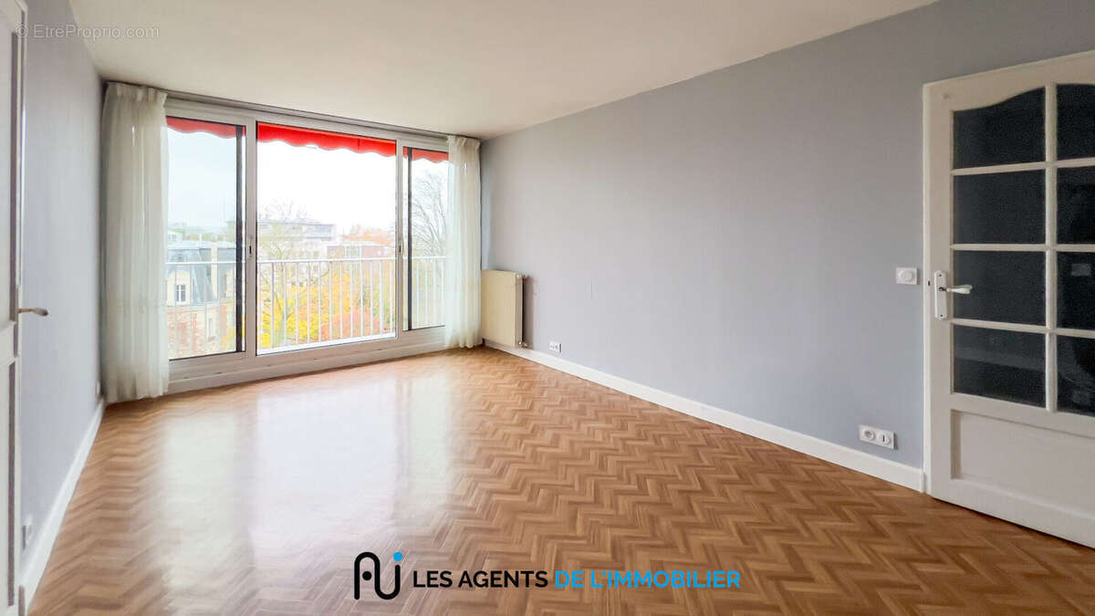 Appartement à NANTERRE