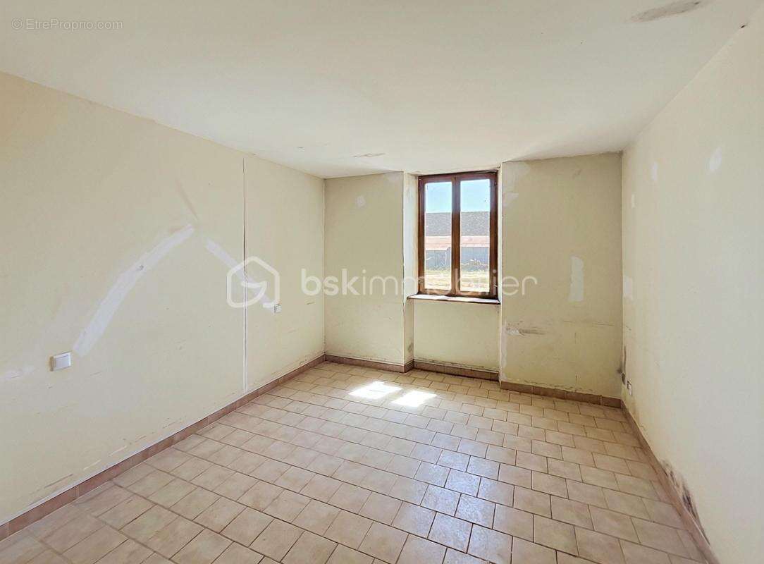 Charmante longère de plain-pied – 83 m² + fort potentiel d'agrandissement – Cadre calme - photo 5