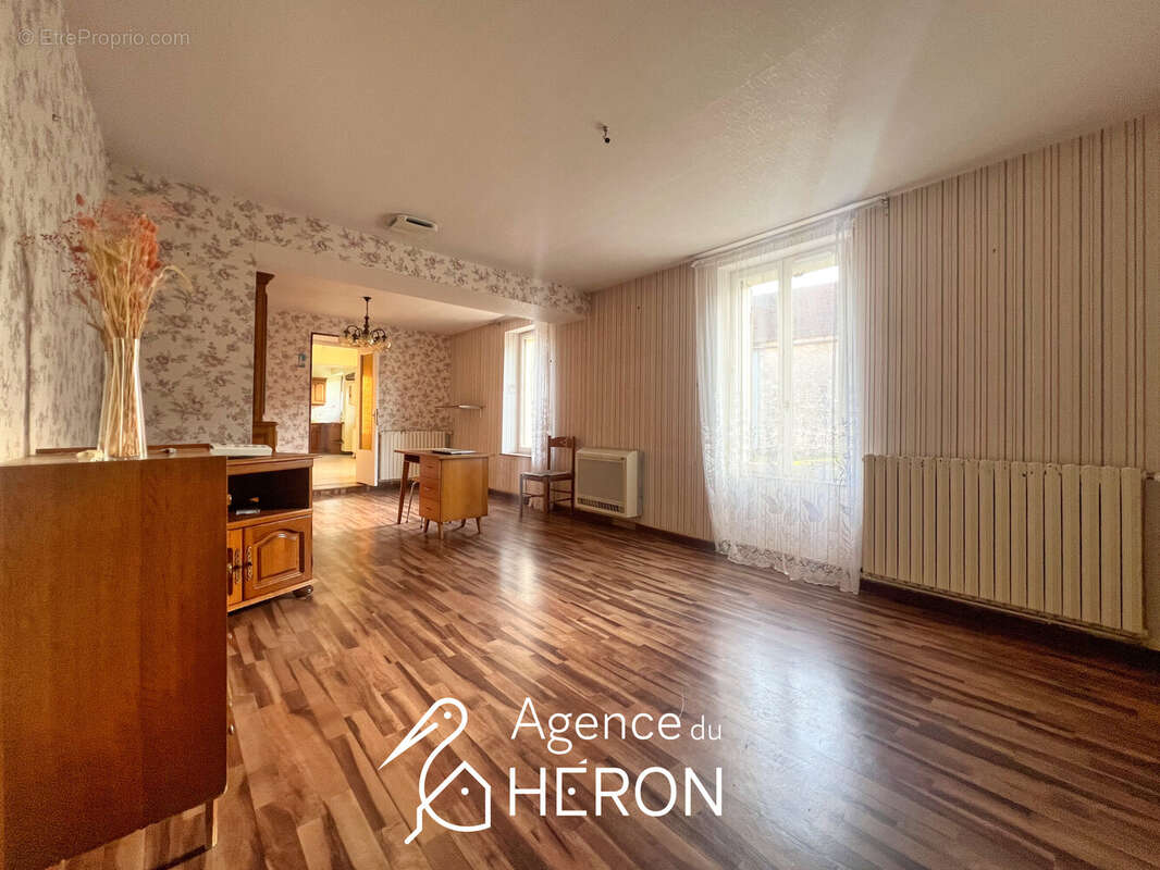 Maison à BEAUMONT-DU-GATINAIS