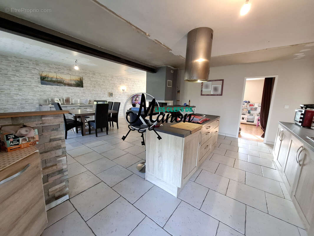 Maison à SAINT-LEGER-LA-MONTAGNE