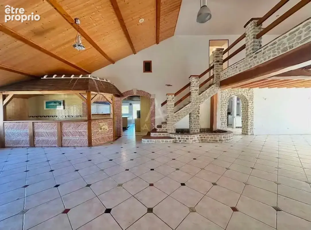 Haras 20 Ha - deux habitations - photo 4