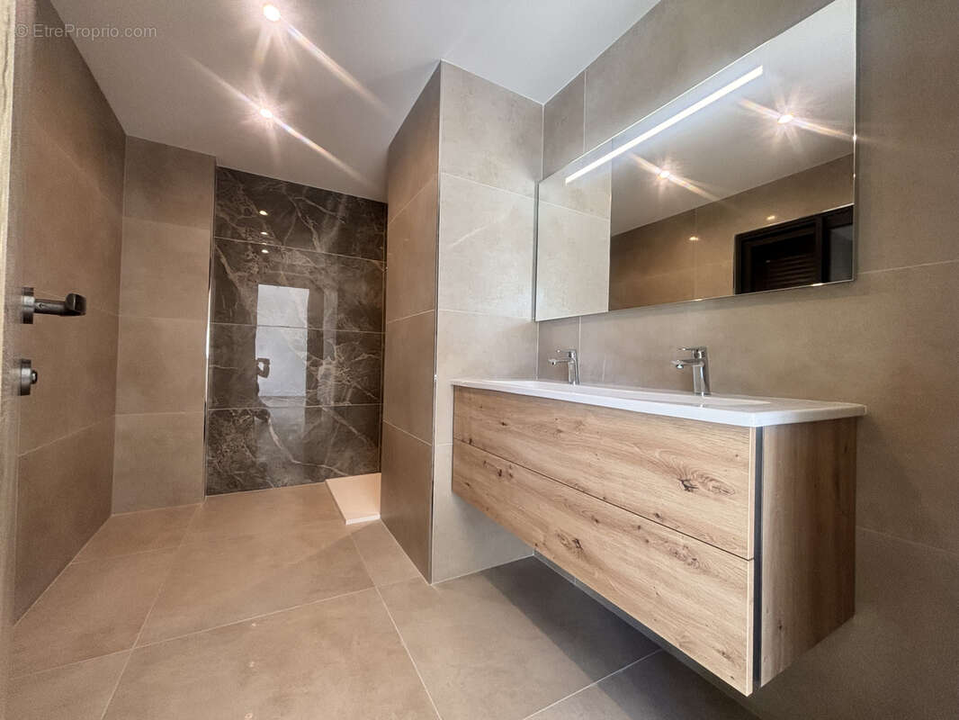 Appartement à CARRY-LE-ROUET