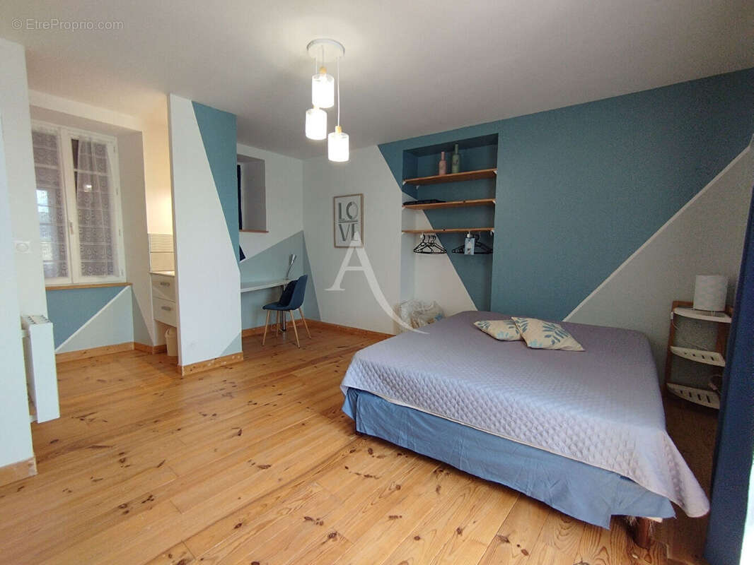 Maison à PUY-L&#039;EVEQUE