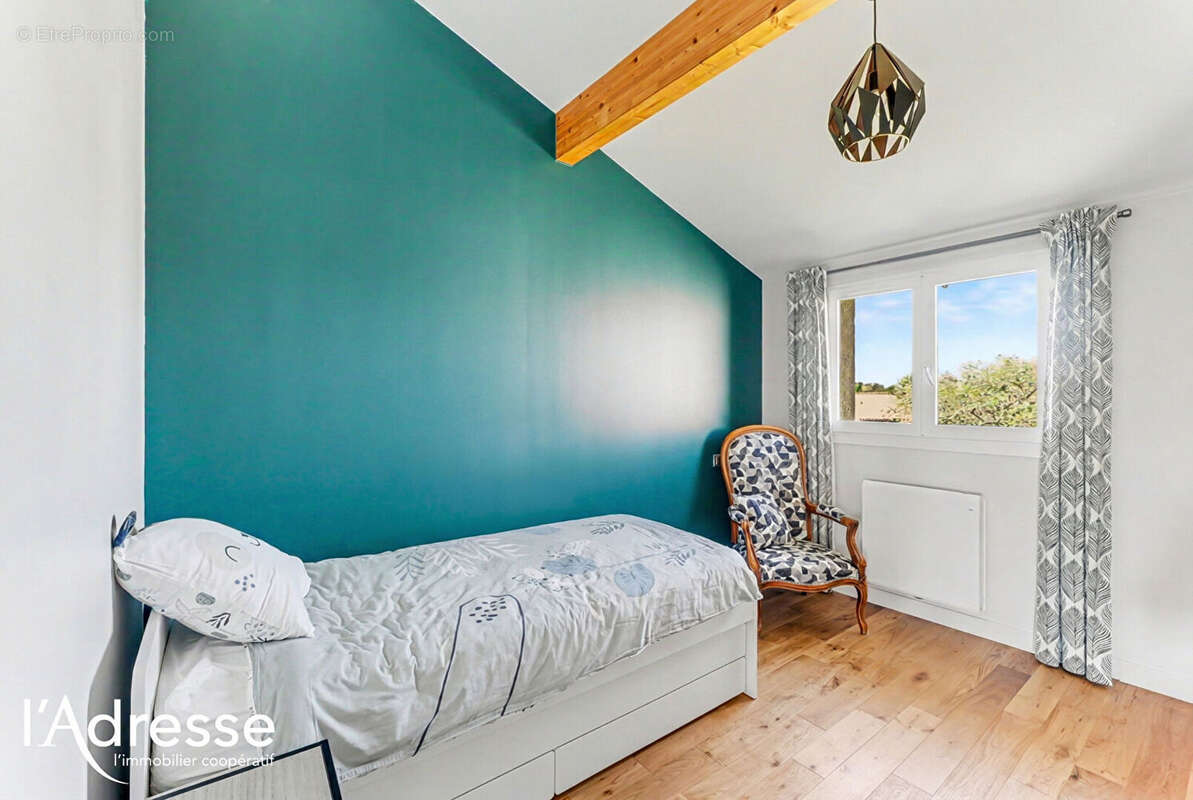 Exclusivité l'Adresse Immobilier - Cugnaux - Maison de 168 m2 avec Garage et piscine Couverte sur un terrain de 552m². - photo 8