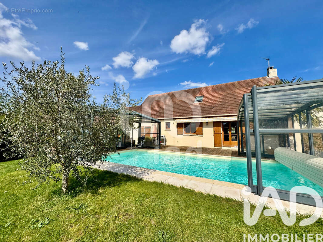 Photo 1 - Maison à GRANDPUITS-BAILLY-CARROIS