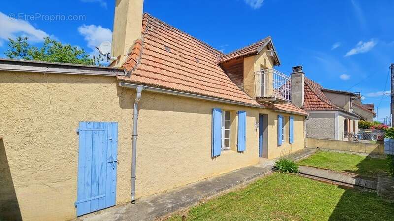Maison à LEMBEYE
