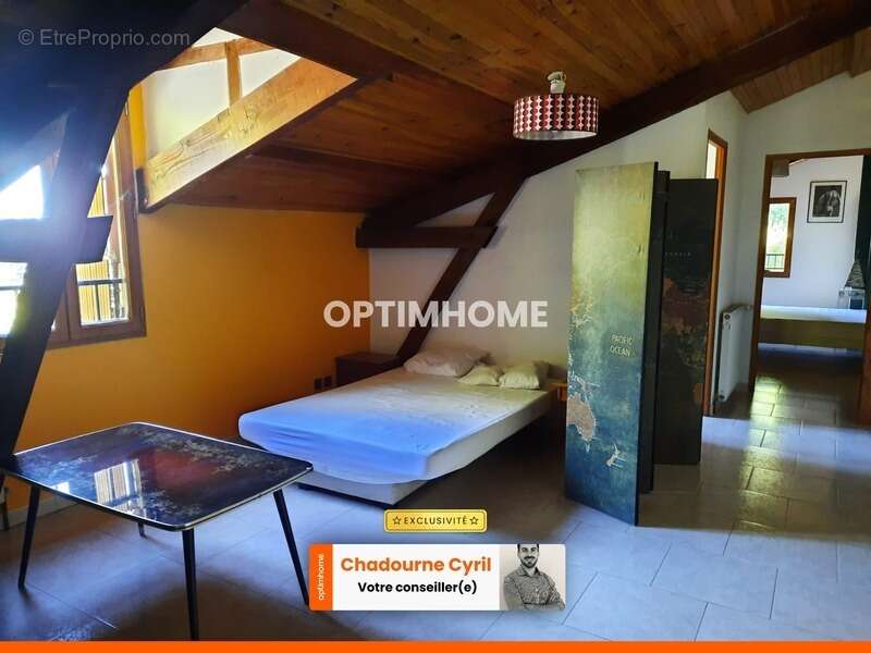 Maison à JAVERLHAC-ET-LA-CHAPELLE-SAINT-ROBERT