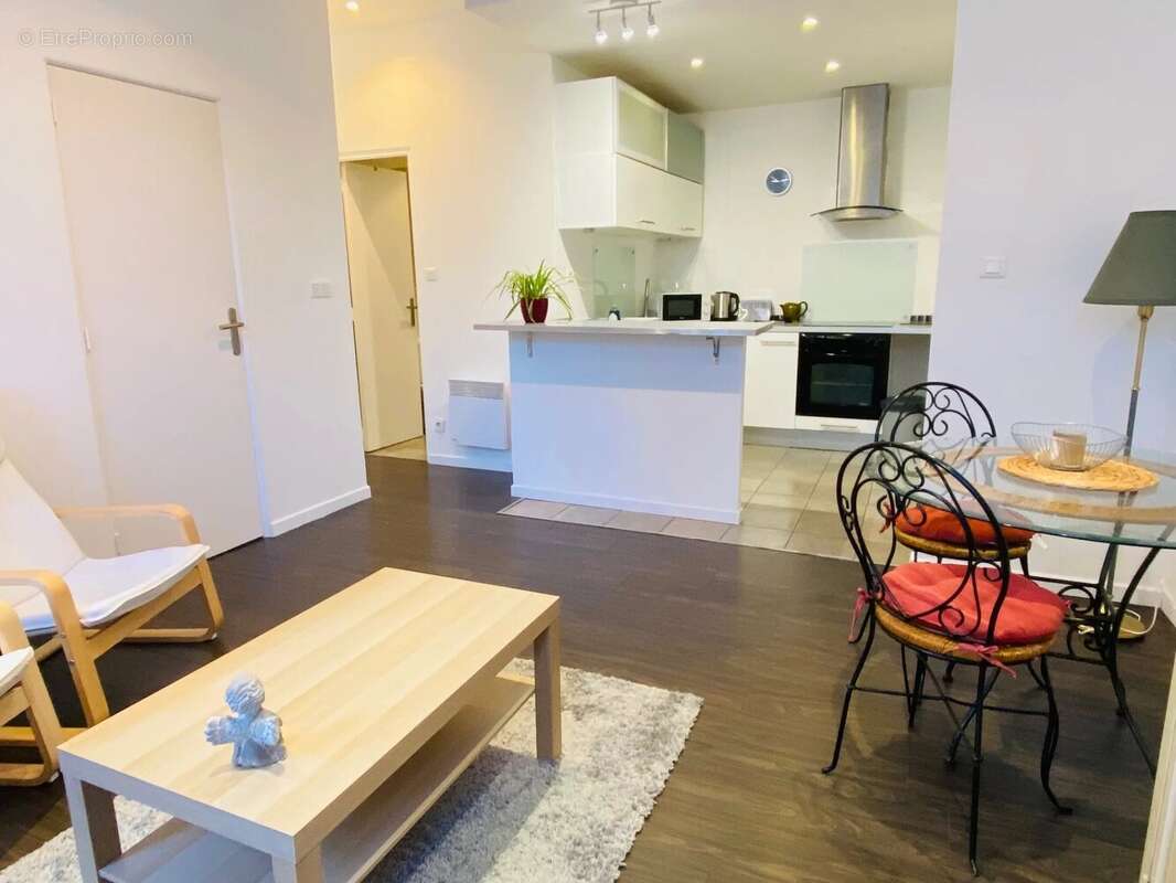 Appartement à MARSEILLE-3E