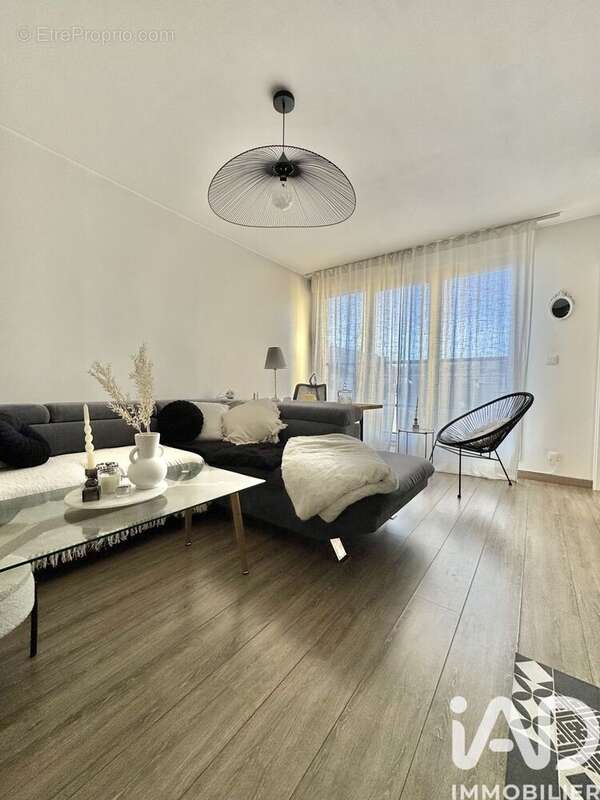 Photo 2 - Appartement à LE PLESSIS-BOUCHARD