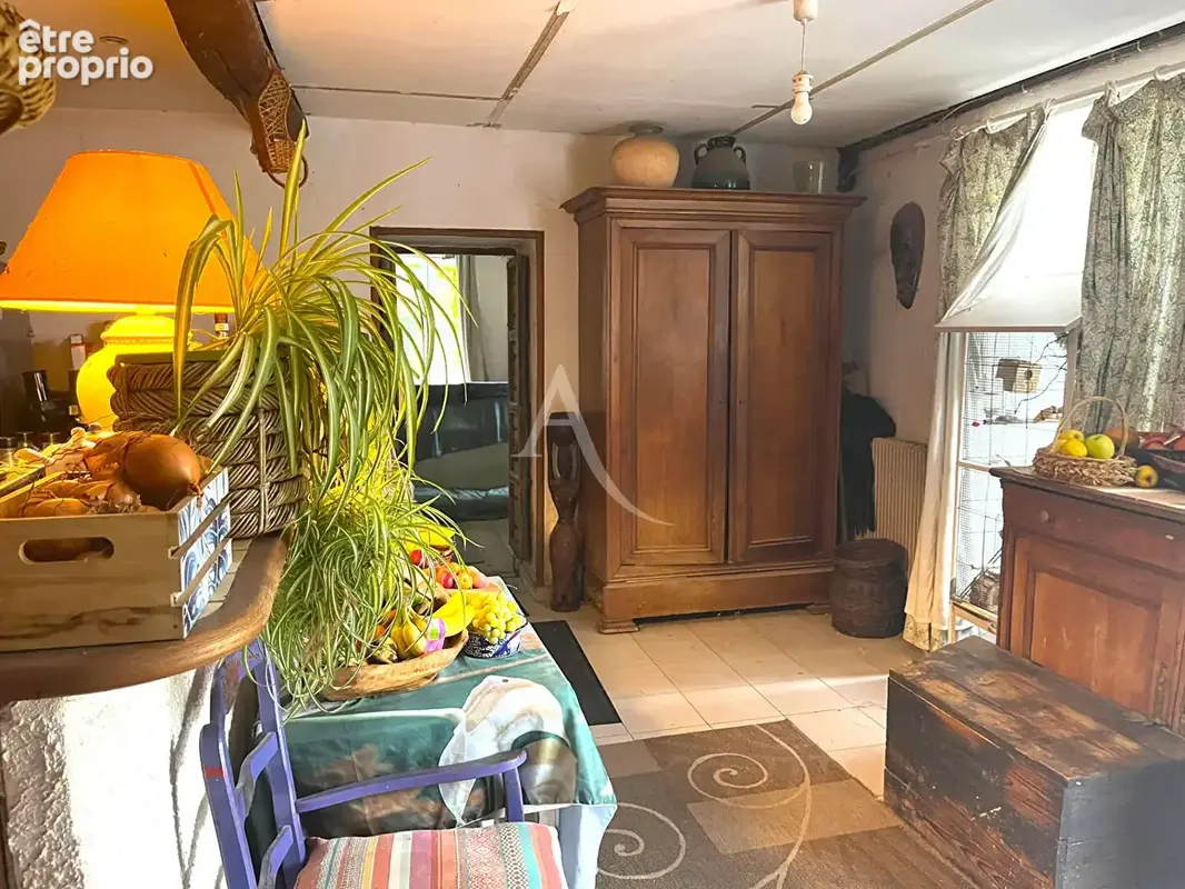 Maison sur Marans à rénover. - photo 3