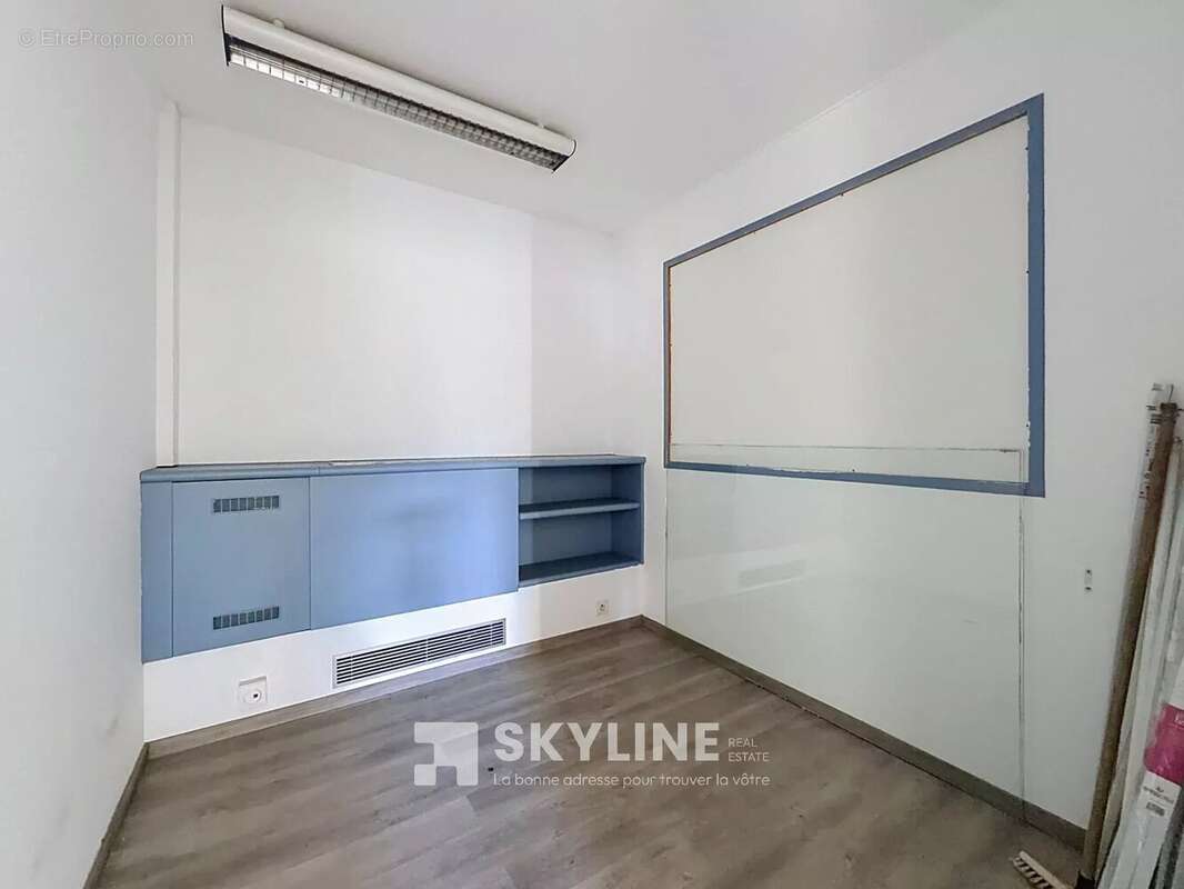 Commerce à MARSEILLE-9E