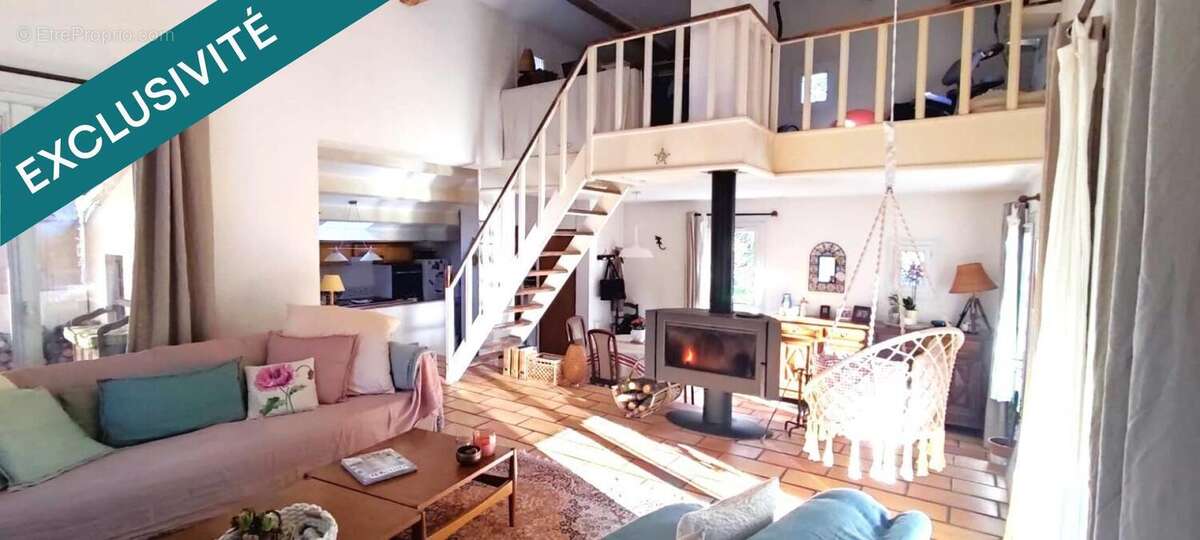 Photo 4 - Maison à LA ROQUE-D&#039;ANTHERON