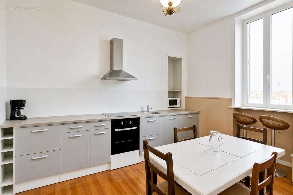 Appartement à SAINT-YRIEIX-LA-PERCHE