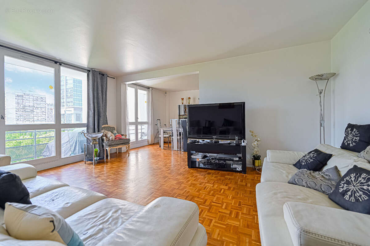 Appartement à LEVALLOIS-PERRET