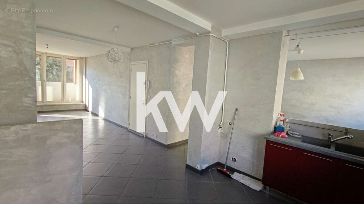 Appartement 81 m² à Saint-Chamond  - photo 2