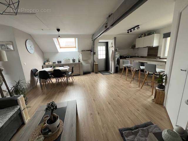 Appartement à EPERNON