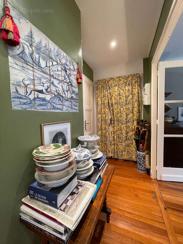 Appartement à NEUILLY-SUR-SEINE