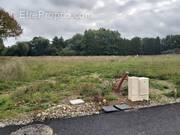 Terrain à GRISY-SUISNES