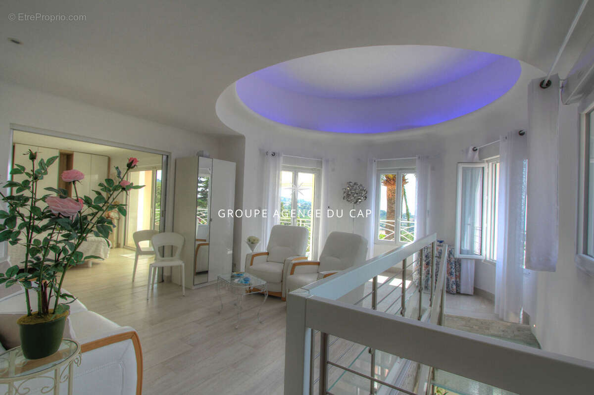 Maison à LES ISSAMBRES