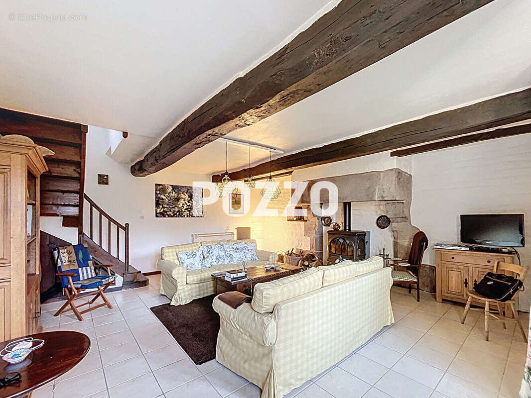 Maison à PERRIERS-EN-BEAUFICEL