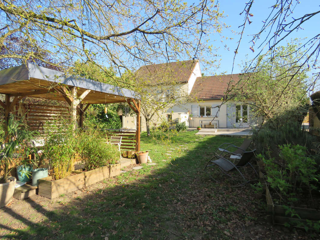Maison à AMILLY