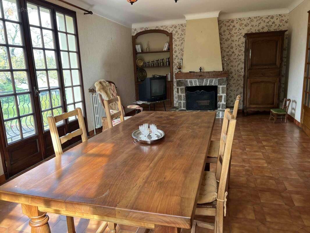 Maison à CONFOLENS