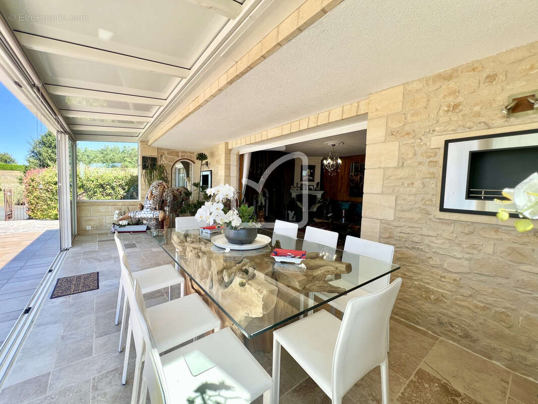 Maison à HAUTEFORT