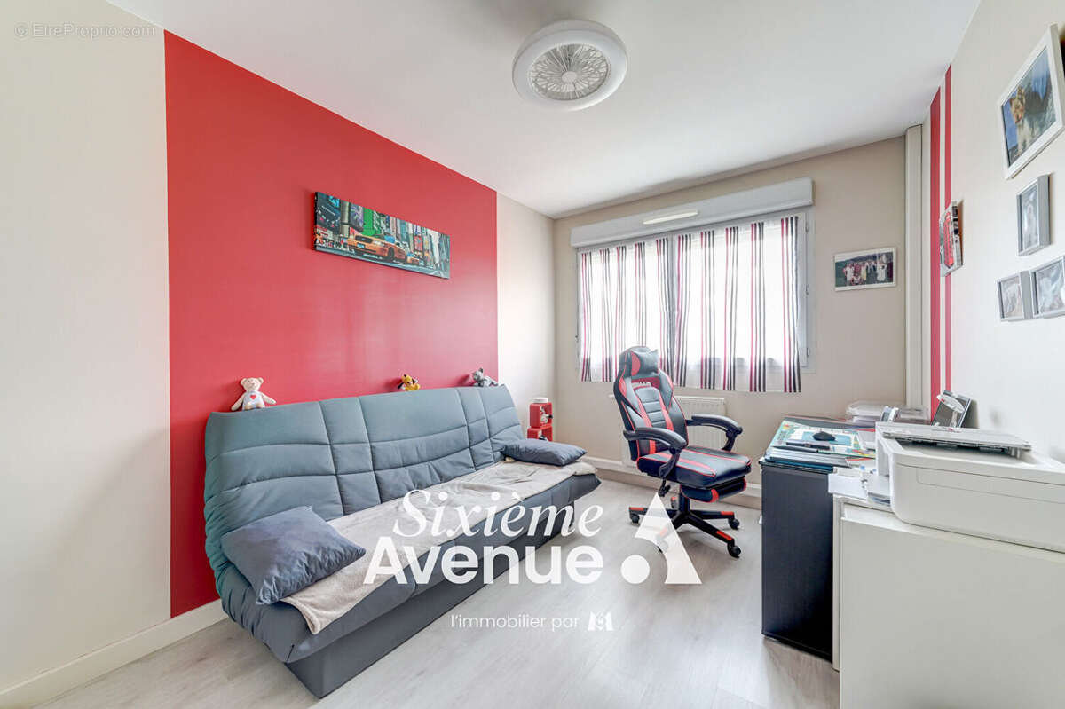 Appartement à DECINES-CHARPIEU