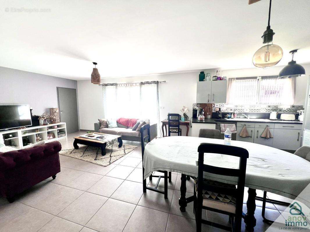 Maison à MIGNALOUX-BEAUVOIR