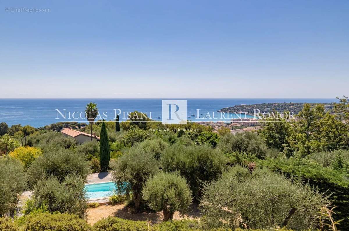 Splendide propriete a vendre a proximite de monaco - vue mer panoramique - terrain de 2 900 m² - piscine - calme - photo 3
