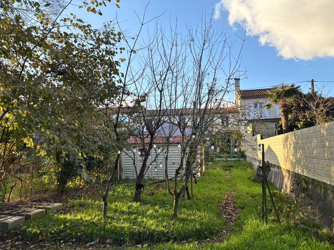Maison à COGNAC