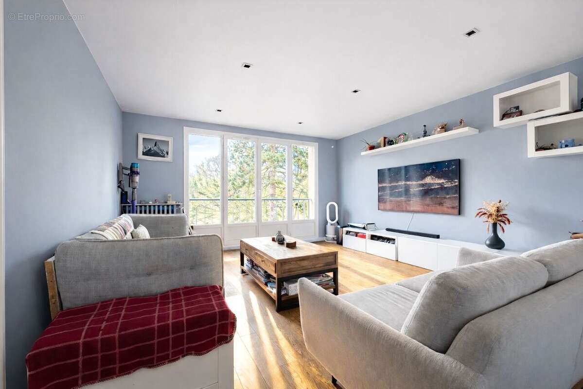Appartement à VILLE-D'AVRAY