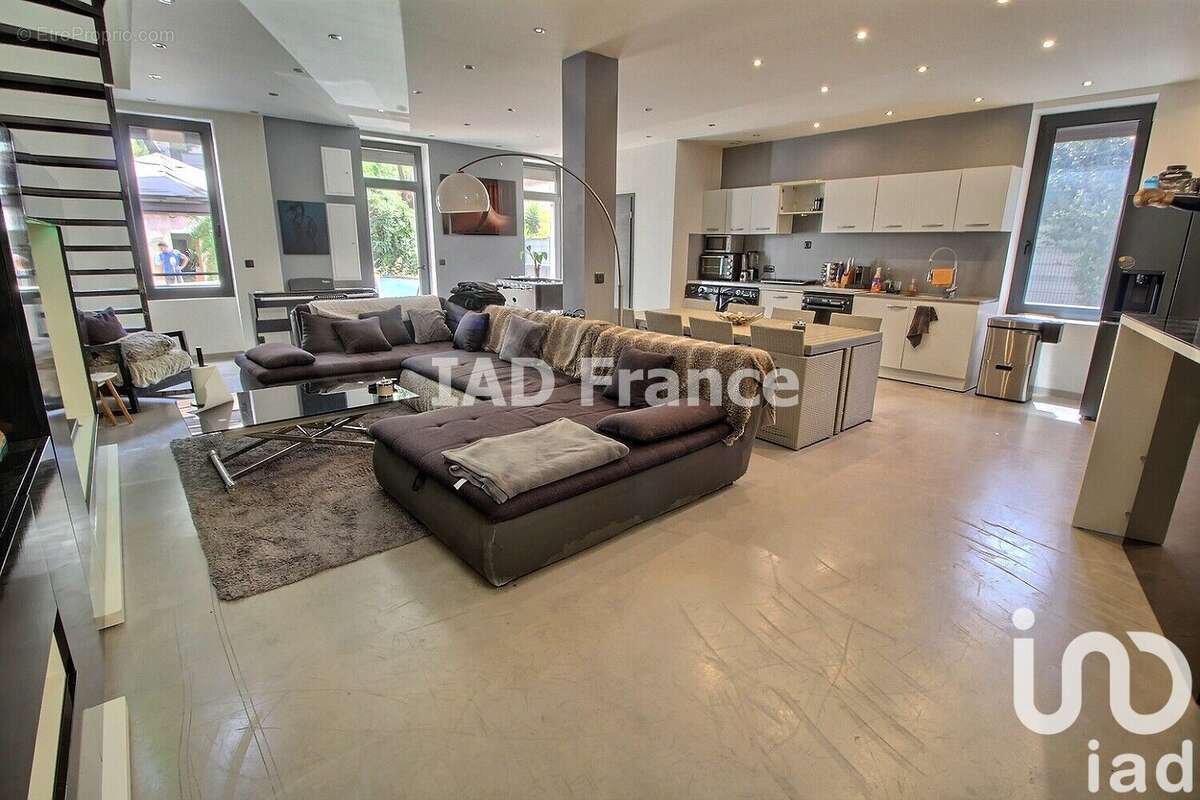 Photo 2 - Maison à MARSEILLE-15E