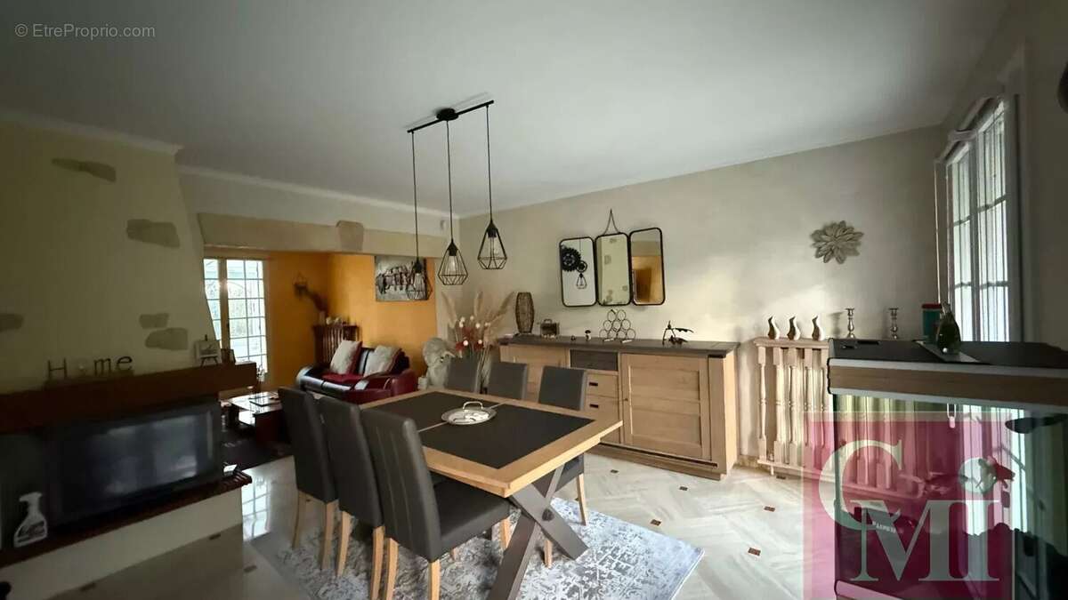 Maison à BREUX-JOUY