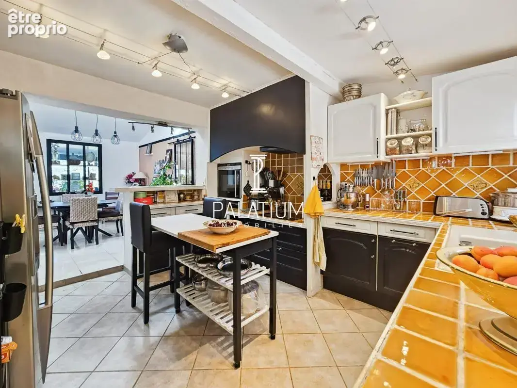 MÉRINDOL - Villa 130 m² entièrement rénovée sur 1 775m² - photo 8