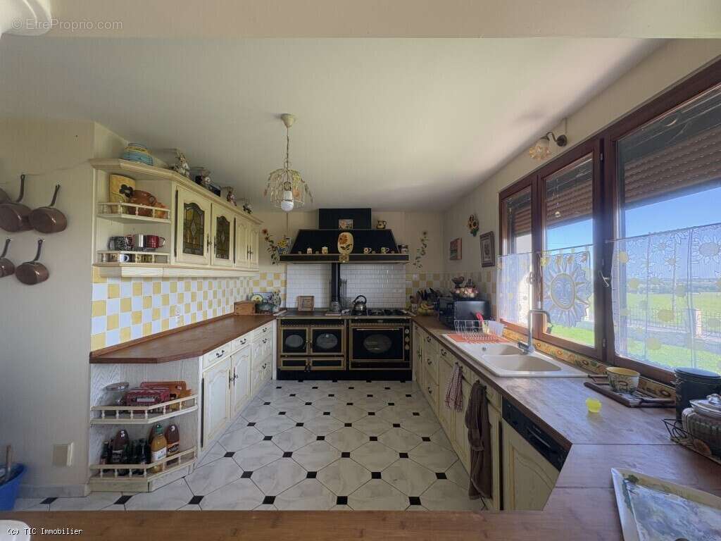 Maison à TONNAY-BOUTONNE