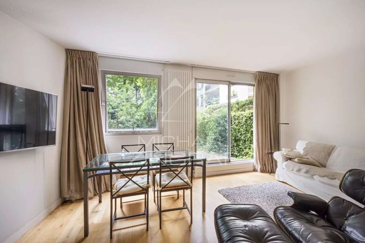 A vendre - 2 Pièces - Inkermann-  Jardin - Lycée Pasteur- Bon état - photo 4