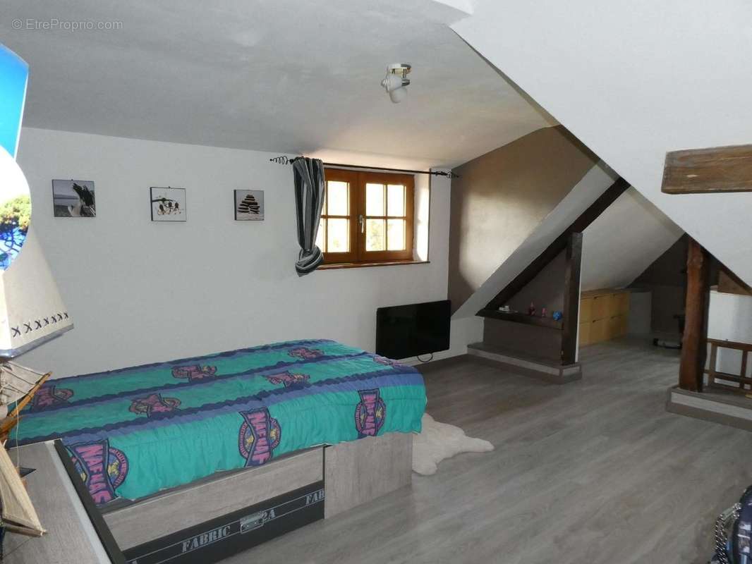 Maison à BOURNAINVILLE-FAVEROLLES